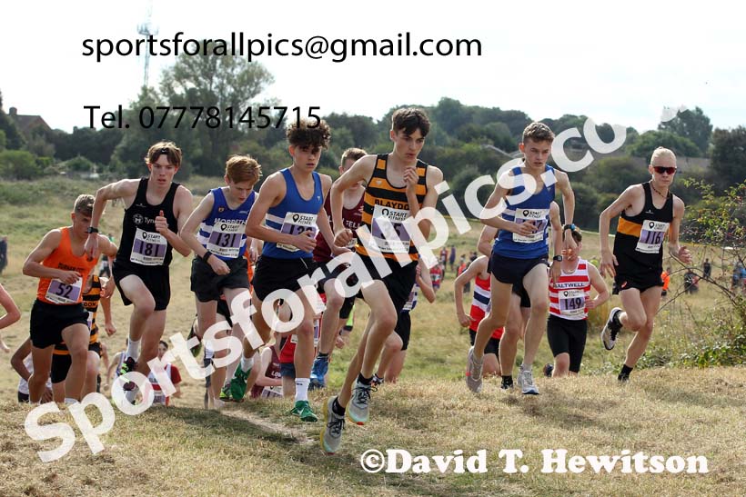 Mens under-17s 2021 North Eastern League, Wrekenton, Low Fell, Gateshead. Photo: David T. Hewitson/Sports for All Pics